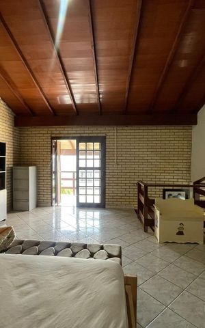 Casa à venda com 270m², 3 quartos e 3 vagas