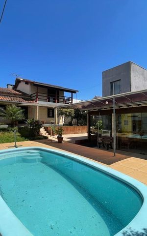 Casa à venda com 270m², 3 quartos e 3 vagas