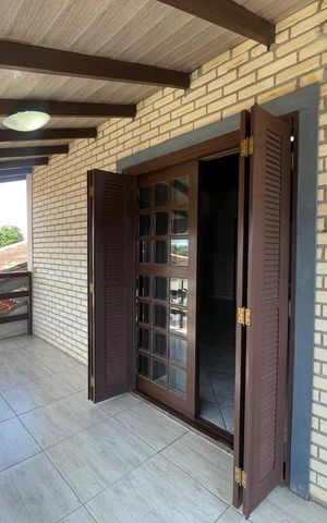 Casa à venda com 270m², 3 quartos e 3 vagas