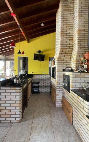 Casa à venda com 270m², 3 quartos e 3 vagas