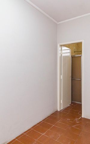 Casa de condomínio à venda com 350m², 4 quartos e 2 vagasQuarto - Área de Serviço