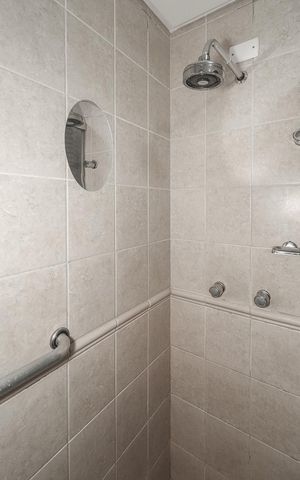 Apartamento para alugar com 45m², 2 quartos e 1 vaga Apartamento para alugar com 45m², 2 quartos e 1 vagaBanheiro