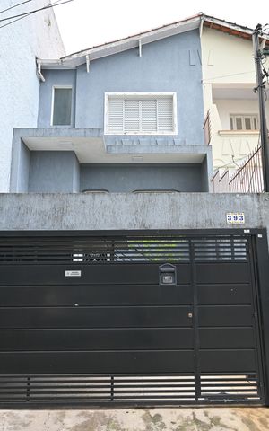 Casa para alugar com 100m², 3 quartos e 1 vagaFachada
