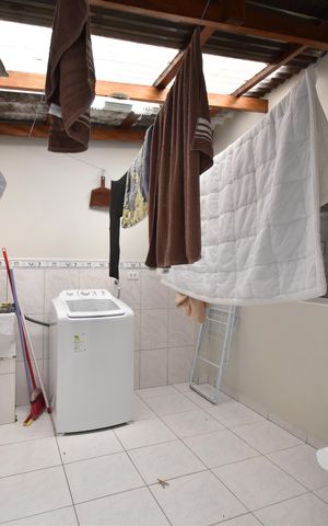Casa à venda com 62m², 2 quartos e 3 vagasÁrea de serviço