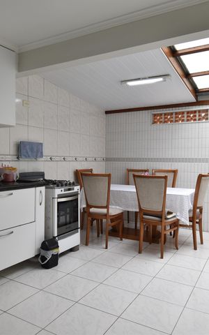 Casa à venda com 62m², 2 quartos e 3 vagasCozinha