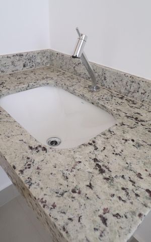 Apartamento para alugar com 86m², 2 quartos e 2 vagasBanheiro do Quarto 1