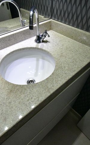 Apartamento para alugar com 82m², 2 quartos e 1 vagaLavabo