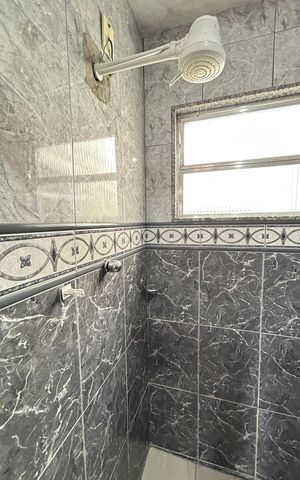 Apartamento para alugar com 57m², 2 quartos e sem vagaBanheiro