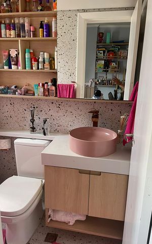 Apartamento à venda com 277m², 4 quartos e 4 vagas Apartamento à venda com 277m², 4 quartos e 4 vagasBanheiro 2