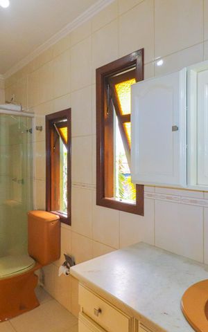 Casa à venda com 300m², 4 quartos e 2 vagas