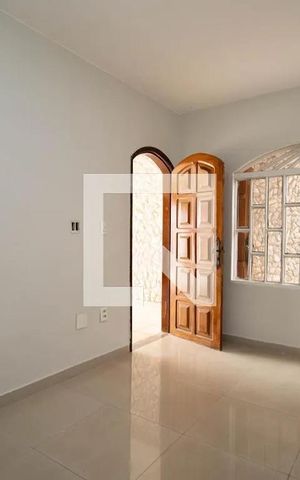 Casa à venda com 225m², 3 quartos e 6 vagas Casa à venda com 225m², 3 quartos e 6 vagasSala