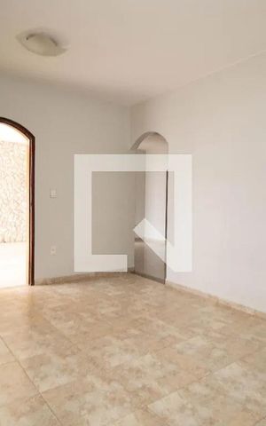 Casa à venda com 225m², 3 quartos e 6 vagas Casa à venda com 225m², 3 quartos e 6 vagasSala