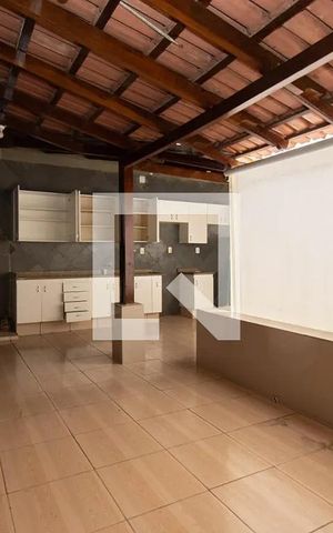 Casa à venda com 225m², 3 quartos e 6 vagas Casa à venda com 225m², 3 quartos e 6 vagasÁrea externa