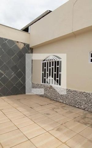 Casa à venda com 225m², 3 quartos e 6 vagas Casa à venda com 225m², 3 quartos e 6 vagasÁrea externa