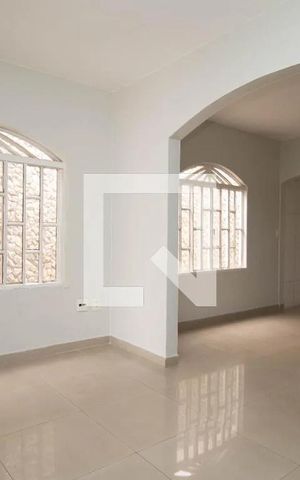 Casa à venda com 225m², 3 quartos e 6 vagas Casa à venda com 225m², 3 quartos e 6 vagasSala