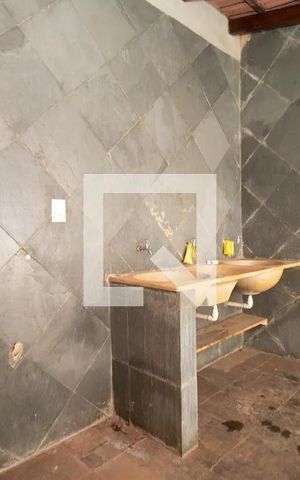 Casa à venda com 225m², 3 quartos e 6 vagas Casa à venda com 225m², 3 quartos e 6 vagasÁrea de serviço