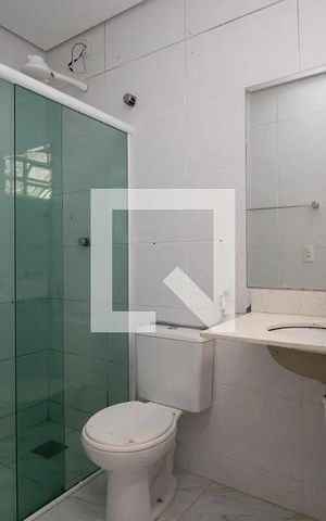 Casa à venda com 225m², 3 quartos e 6 vagas Casa à venda com 225m², 3 quartos e 6 vagasBanheiro 1