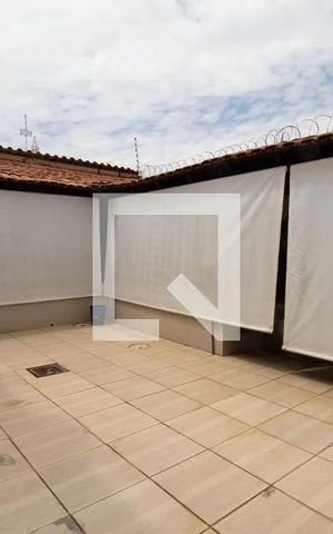 Casa à venda com 225m², 3 quartos e 6 vagas Casa à venda com 225m², 3 quartos e 6 vagasÁrea externa