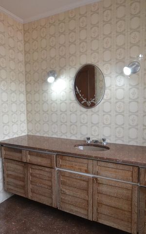 Casa para alugar com 600m², 7 quartos e 8 vagasBanheiro 1