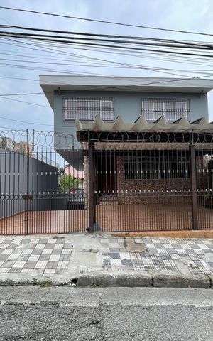 Casa para alugar com 600m², 7 quartos e 8 vagas Casa para alugar com 600m², 7 quartos e 8 vagasFachada