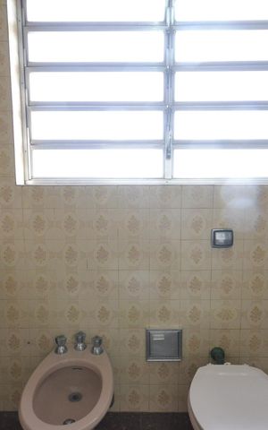 Casa para alugar com 600m², 7 quartos e 8 vagasBanheiro 3