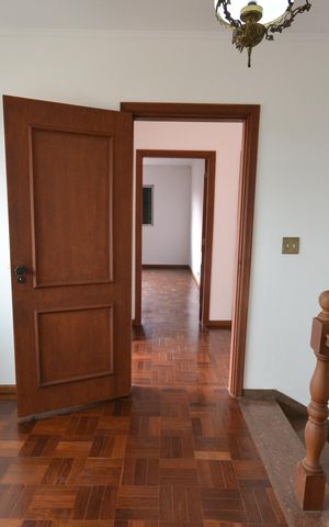 Casa para alugar com 600m², 7 quartos e 8 vagasCorredor