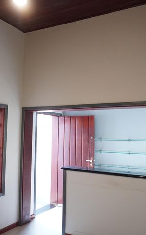 Casa para alugar com 187m², 3 quartos e 2 vagasSala