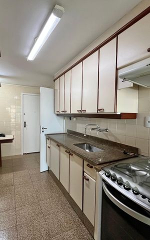 Apartamento à venda com 147m², 3 quartos e 2 vagas Apartamento à venda com 147m², 3 quartos e 2 vagasCozinha
