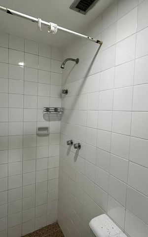 Apartamento à venda com 147m², 3 quartos e 2 vagas Apartamento à venda com 147m², 3 quartos e 2 vagasBanheiro de serviço