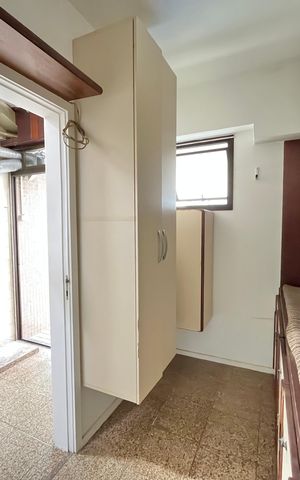 Apartamento à venda com 147m², 3 quartos e 2 vagas Apartamento à venda com 147m², 3 quartos e 2 vagasQuarto serviço