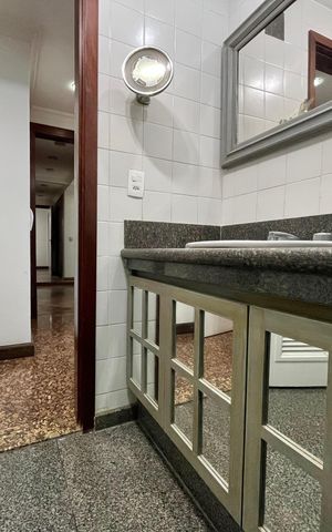 Apartamento à venda com 147m², 3 quartos e 2 vagas Apartamento à venda com 147m², 3 quartos e 2 vagasBanheiro