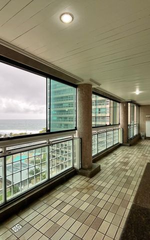 Apartamento à venda com 147m², 3 quartos e 2 vagas Apartamento à venda com 147m², 3 quartos e 2 vagasVaranda