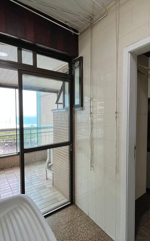 Apartamento à venda com 147m², 3 quartos e 2 vagas Apartamento à venda com 147m², 3 quartos e 2 vagasÁrea de Serviço