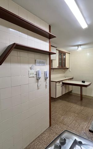 Apartamento à venda com 147m², 3 quartos e 2 vagas Apartamento à venda com 147m², 3 quartos e 2 vagasCozinha
