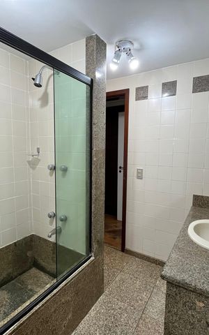 Apartamento à venda com 147m², 3 quartos e 2 vagas Apartamento à venda com 147m², 3 quartos e 2 vagasBanheiro da Suíte