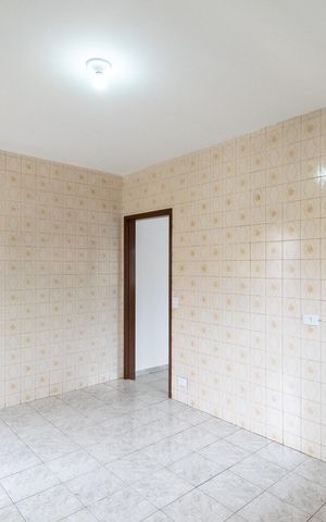 Casa para alugar com 50m², 2 quartos e 2 vagas Casa para alugar com 50m², 2 quartos e 2 vagasCozinha