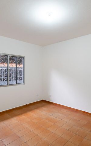 Casa para alugar com 50m², 2 quartos e 2 vagas Casa para alugar com 50m², 2 quartos e 2 vagasSala de Estar