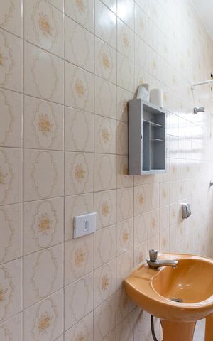 Casa para alugar com 50m², 2 quartos e 2 vagas Casa para alugar com 50m², 2 quartos e 2 vagasBanheiro Social