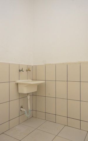 Casa à venda com 200m², 5 quartos e 3 vagas Casa à venda com 200m², 5 quartos e 3 vagasÁrea de Serviço - Casa 2