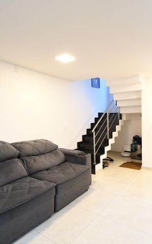 Casa para alugar com 144m², 3 quartos e 2 vagasSala