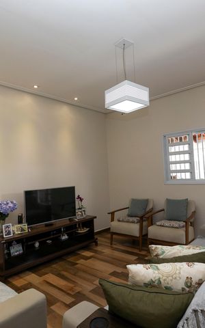 Casa à venda com 126m², 2 quartos e 2 vagasSALA