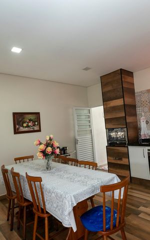 Casa à venda com 126m², 2 quartos e 2 vagasCOZINHA E SALA DE JANTAR