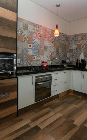 Casa à venda com 126m², 2 quartos e 2 vagasCOZINHA E SALA DE JANTAR