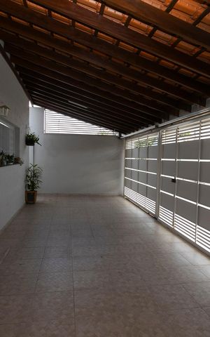 Casa à venda com 126m², 2 quartos e 2 vagasGARAGENS