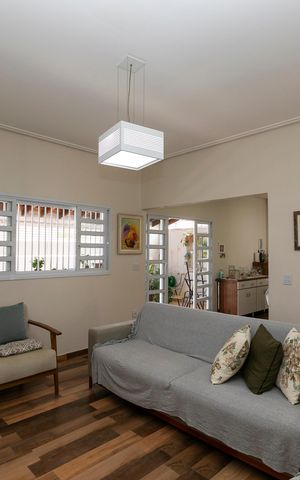 Casa à venda com 126m², 2 quartos e 2 vagasSALA