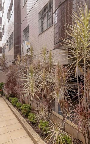 Apartamento à venda com 267m², 3 quartos e 2 vagas Apartamento à venda com 267m², 3 quartos e 2 vagasHall de entrada
