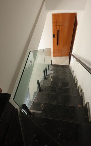 Apartamento para alugar com 110m², 2 quartos e 1 vagaEscada