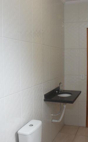 Casa de condomínio para alugar com 80m², 2 quartos e 2 vagasBanheiro