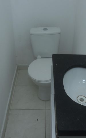 Casa de condomínio para alugar com 80m², 2 quartos e 2 vagasBanheiro