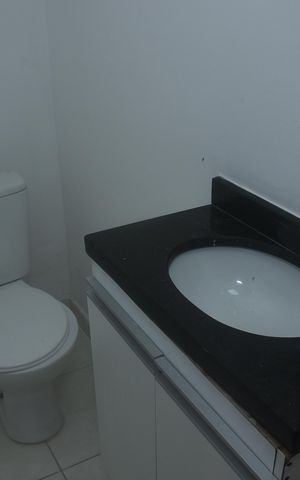 Casa de condomínio para alugar com 80m², 2 quartos e 2 vagasBanheiro